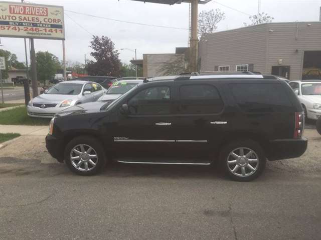 2010 GMC Yukon AWD Denali 4dr SUV